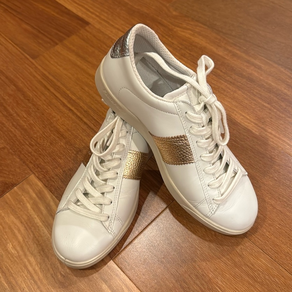 Ecco Street Lite White Leather with Gold and Silver Accents Size 7/7.5 EU 38